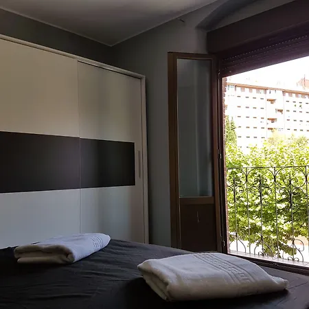 מלון Entrevias - And לאון